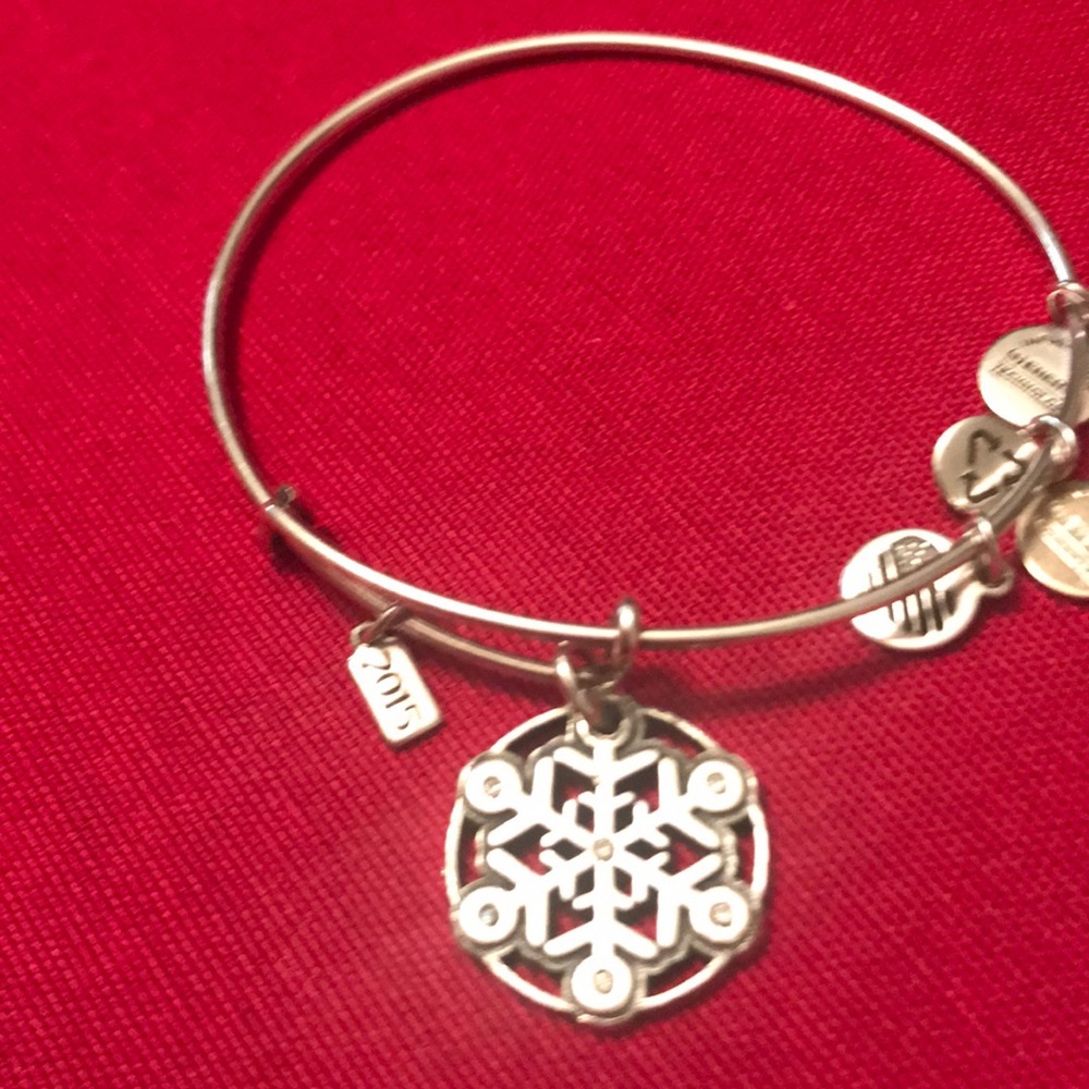 Snowflake bracelet